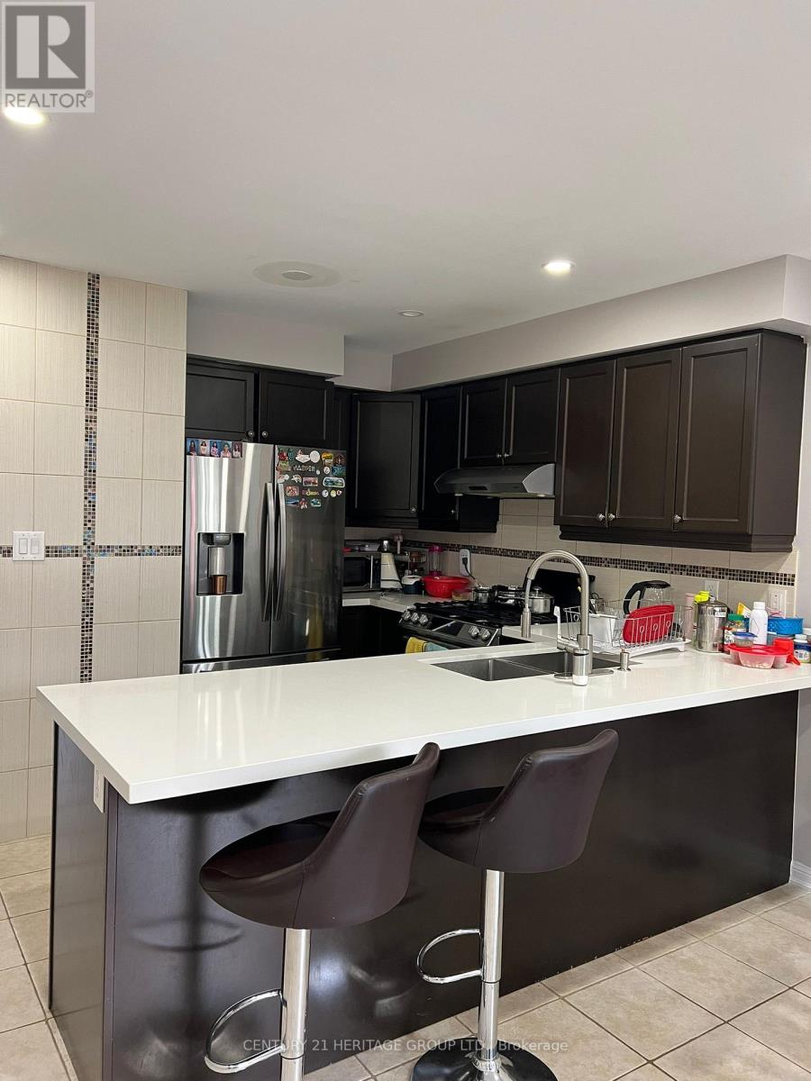 6 Beavington Road, Brampton, Ontario  L7A 0R9 - Photo 11 - W12523814