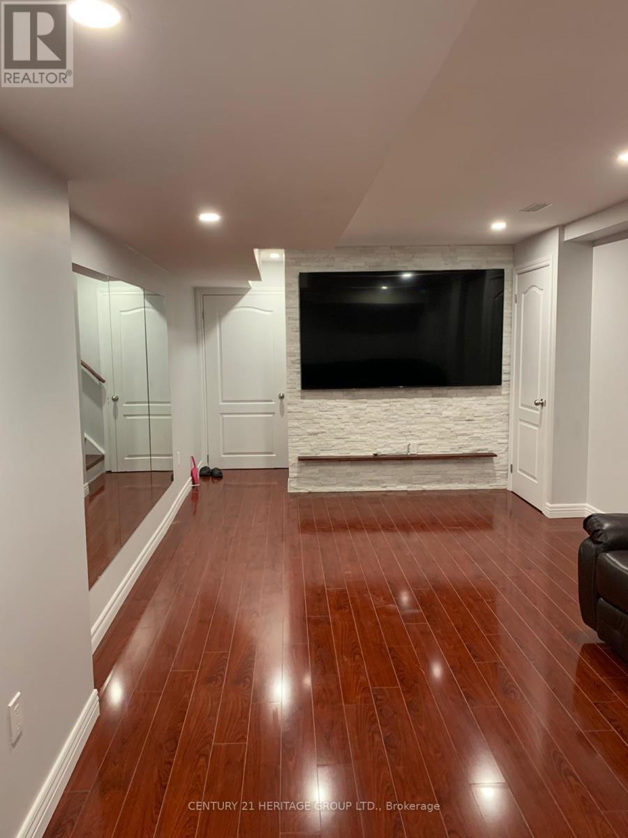 6 Beavington Road, Brampton, Ontario  L7A 0R9 - Photo 4 - W12523814