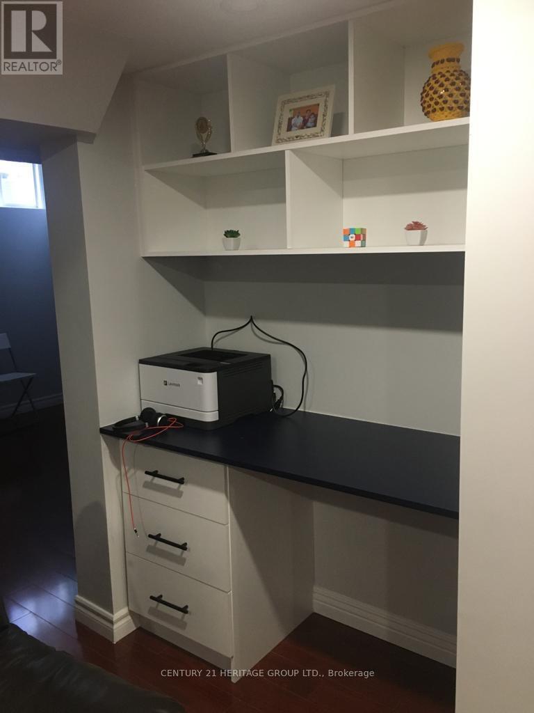 6 Beavington Road, Brampton, Ontario  L7A 0R9 - Photo 5 - W12523814