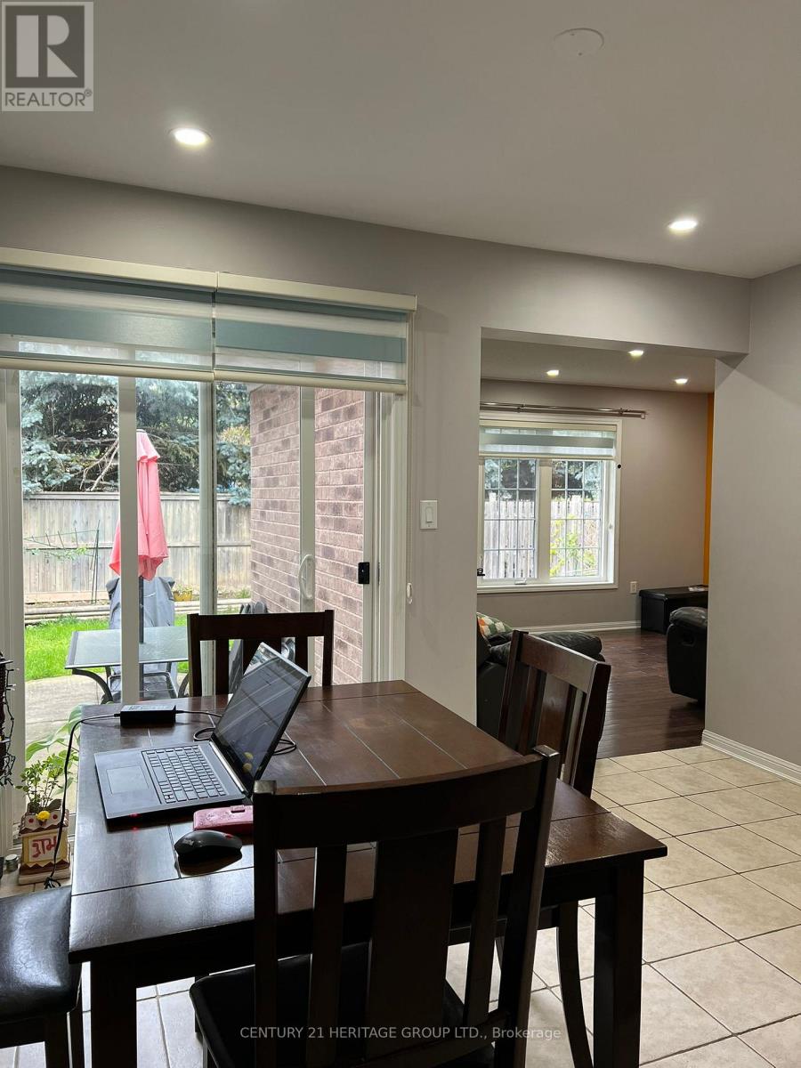 6 Beavington Road, Brampton, Ontario  L7A 0R9 - Photo 8 - W12523814