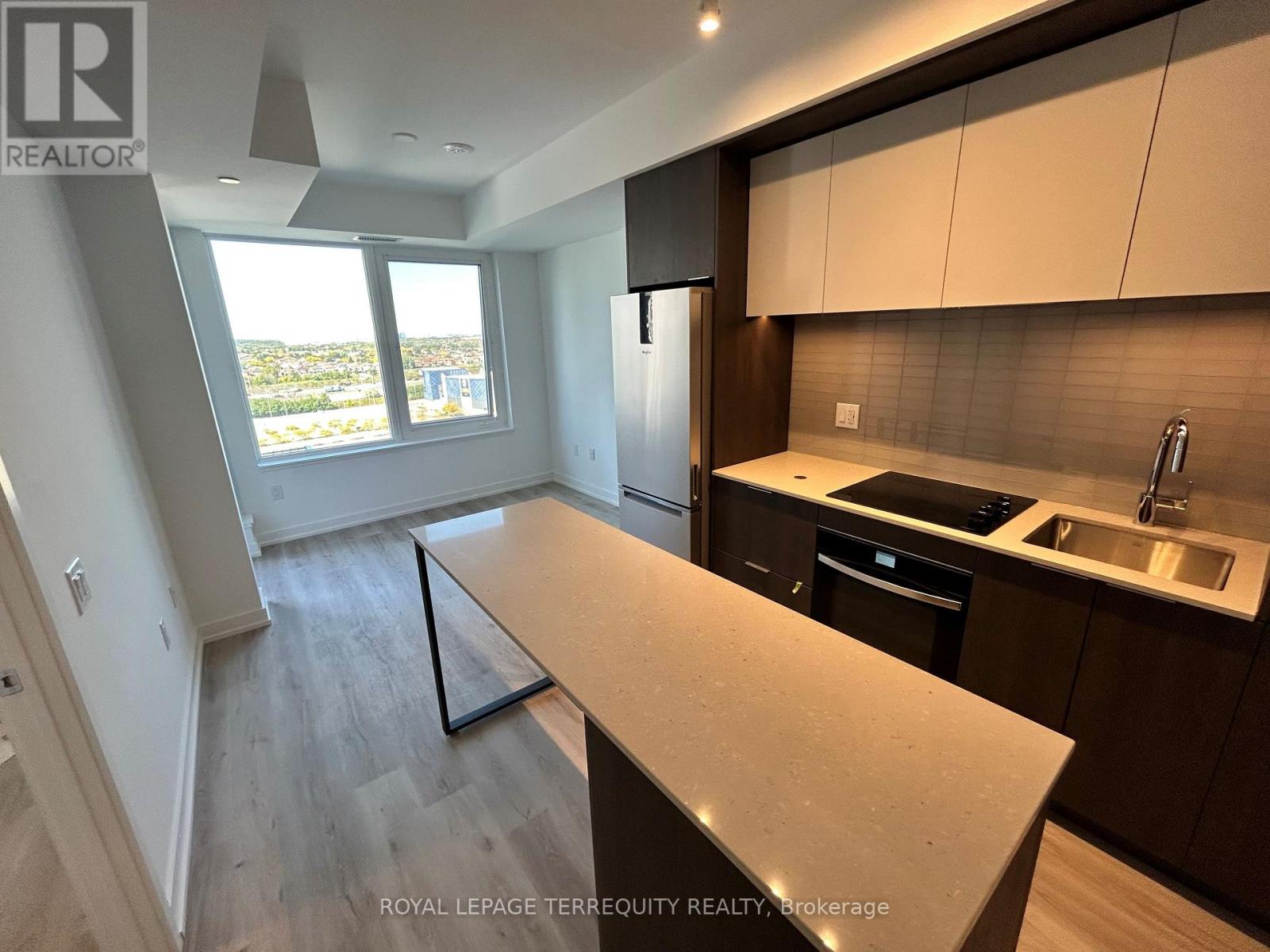 1101 - 395 Square One Drive, Mississauga, Ontario  L5B 0P6 - Photo 11 - W12523822