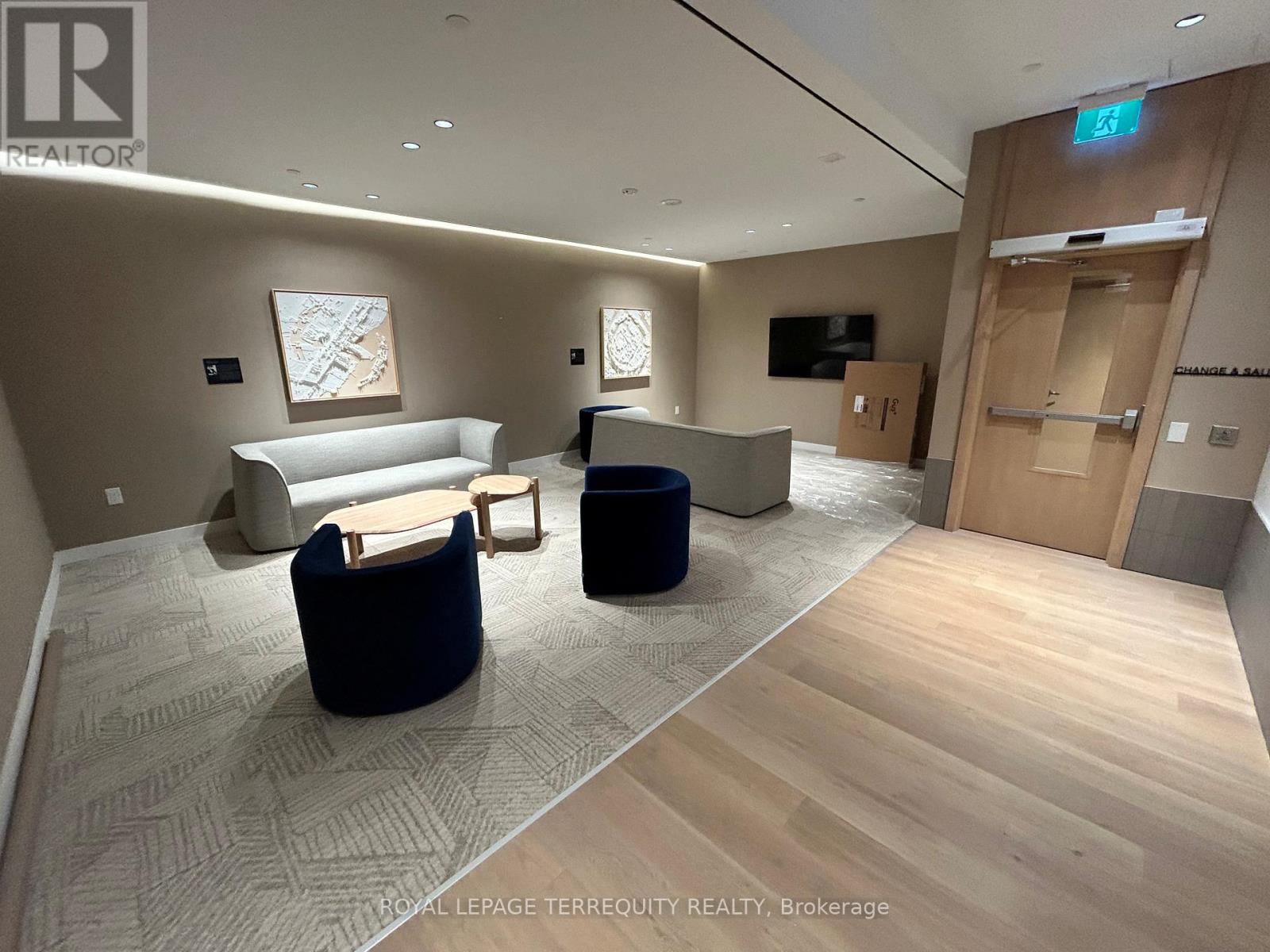 1101 - 395 Square One Drive, Mississauga, Ontario  L5B 0P6 - Photo 15 - W12523822