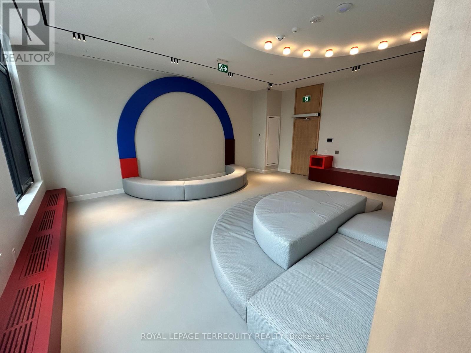 1101 - 395 Square One Drive, Mississauga, Ontario  L5B 0P6 - Photo 16 - W12523822