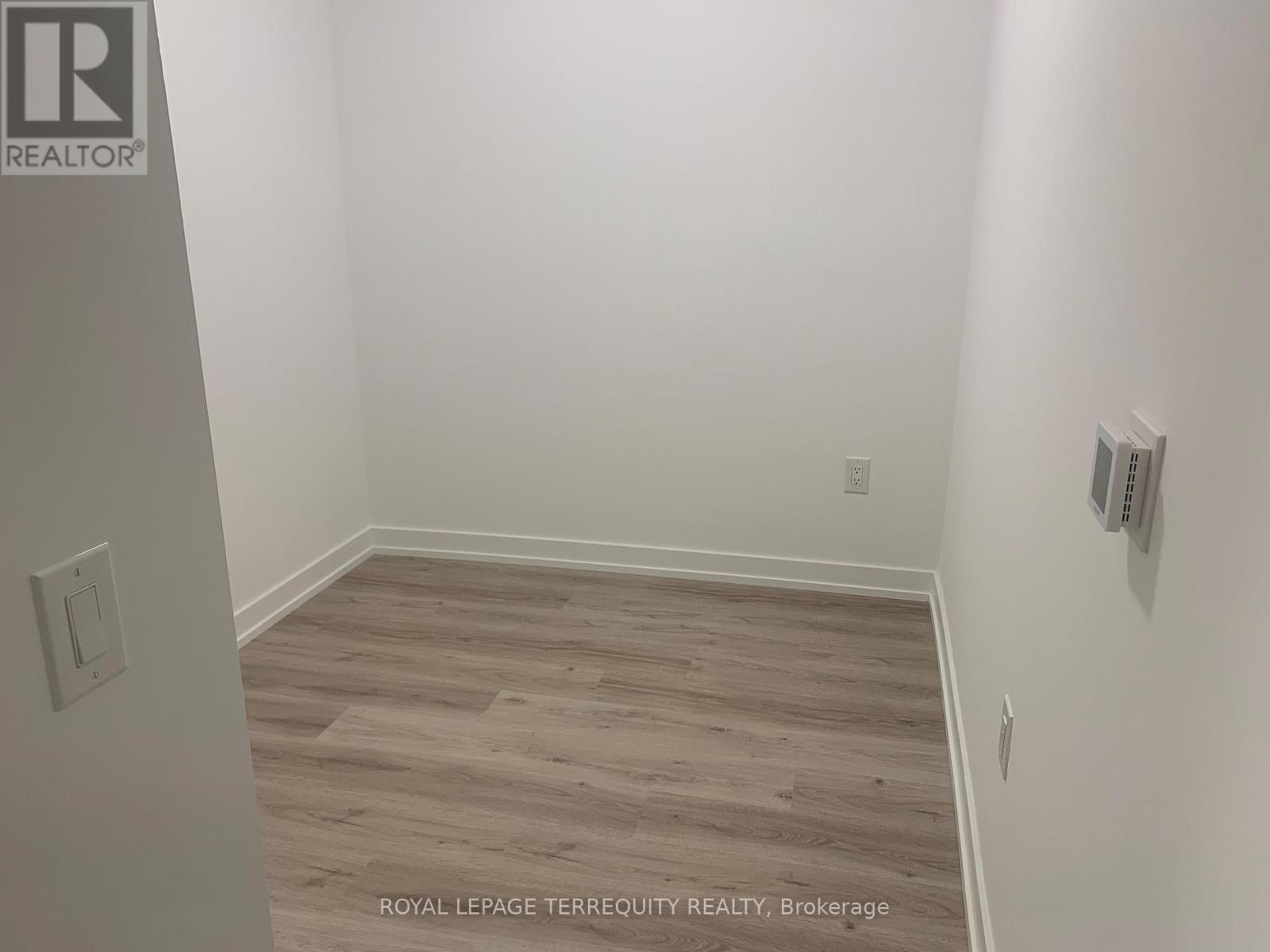 1101 - 395 Square One Drive, Mississauga, Ontario  L5B 0P6 - Photo 5 - W12523822