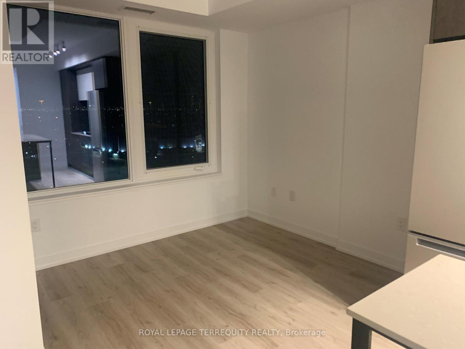 1101 - 395 Square One Drive, Mississauga, Ontario  L5B 0P6 - Photo 6 - W12523822