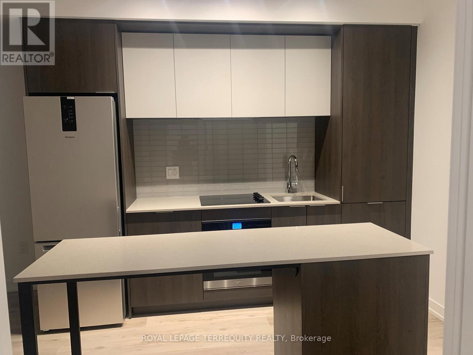 1101 - 395 Square One Drive, Mississauga, Ontario  L5B 0P6 - Photo 8 - W12523822