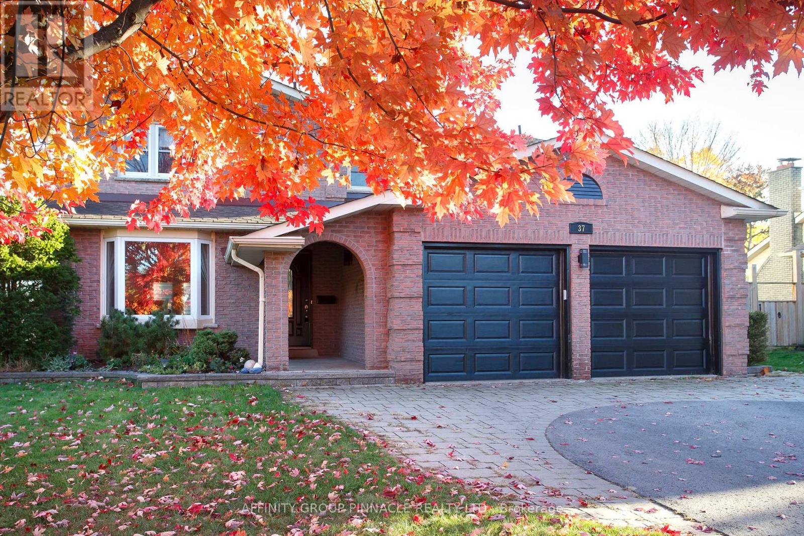 37 PARKWAY AVENUE, Kawartha Lakes, Ontario