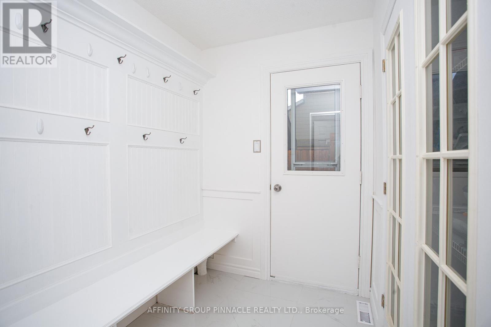 37 Parkway Avenue, Kawartha Lakes, Ontario K9V 5J7 - Photo 19 - X12523914