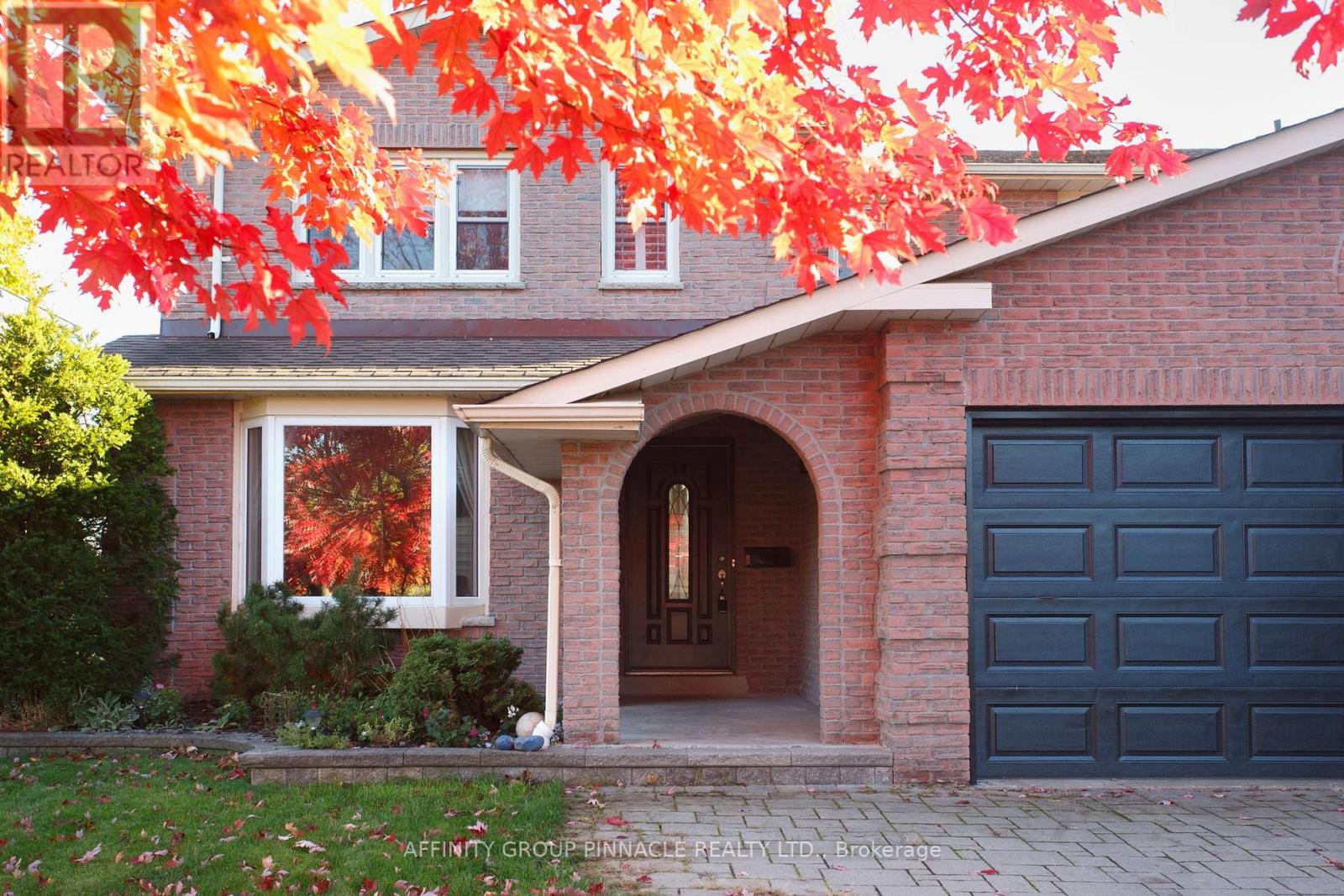 37 Parkway Avenue, Kawartha Lakes, Ontario K9V 5J7 - Photo 2 - X12523914