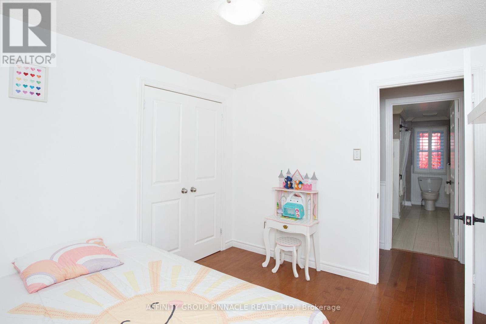 37 Parkway Avenue, Kawartha Lakes, Ontario K9V 5J7 - Photo 27 - X12523914