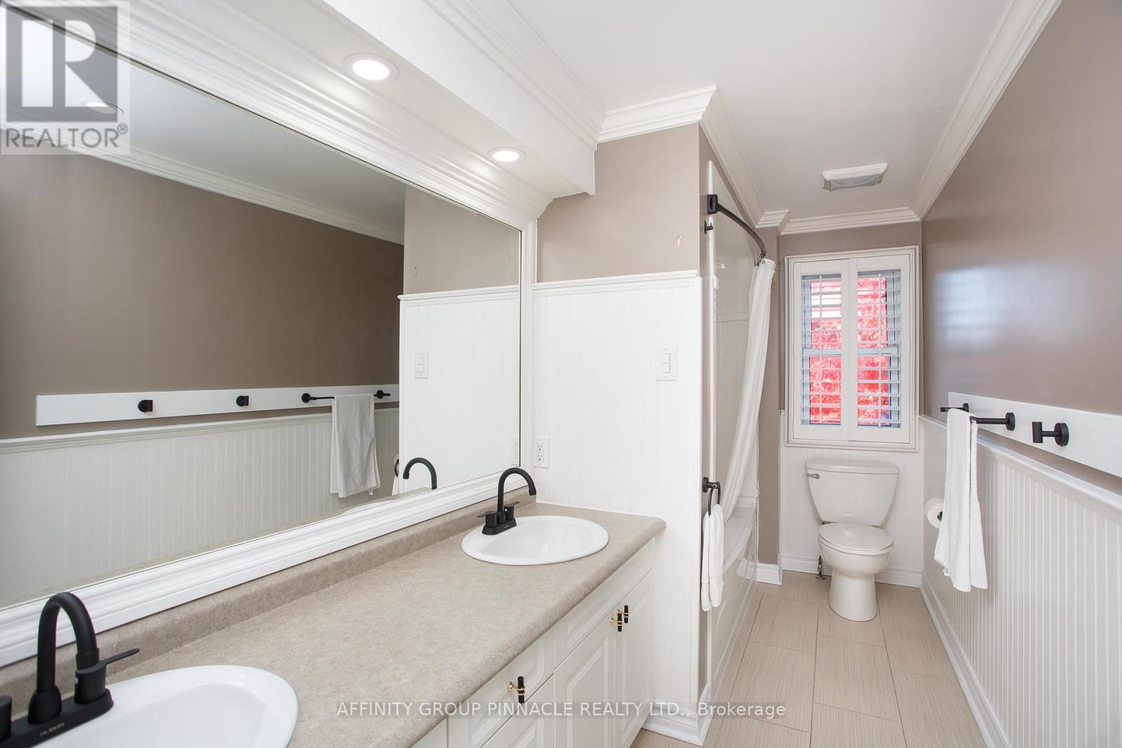 37 Parkway Avenue, Kawartha Lakes, Ontario K9V 5J7 - Photo 28 - X12523914