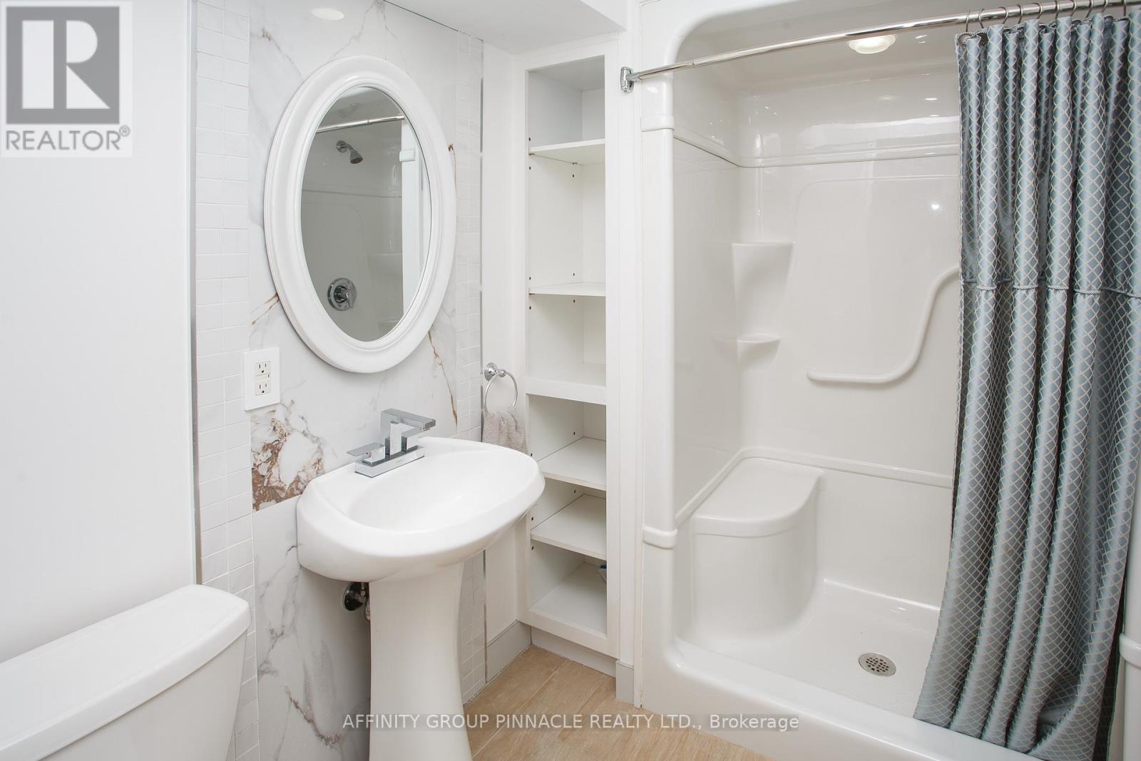 37 Parkway Avenue, Kawartha Lakes, Ontario K9V 5J7 - Photo 33 - X12523914