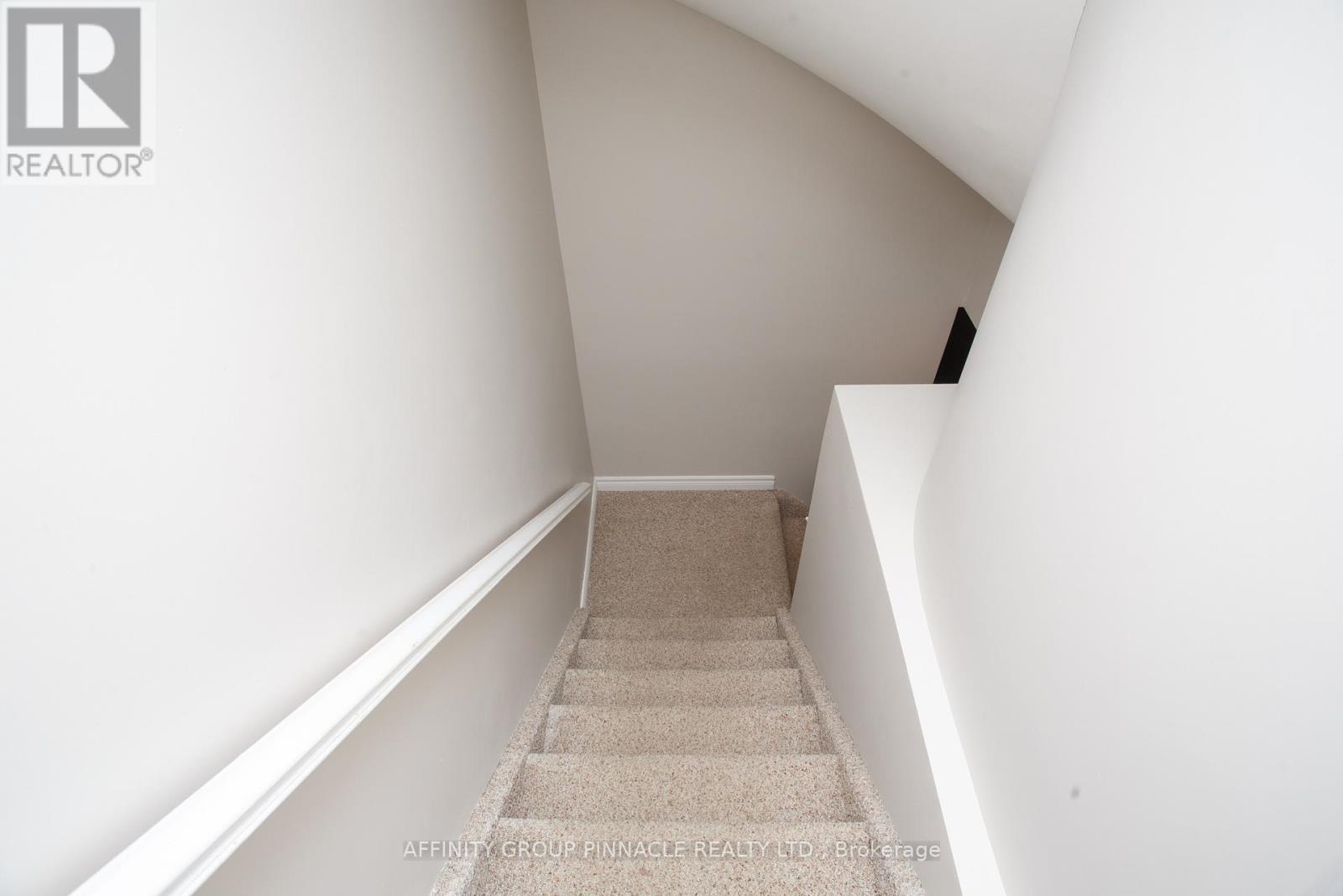 37 Parkway Avenue, Kawartha Lakes, Ontario K9V 5J7 - Photo 34 - X12523914