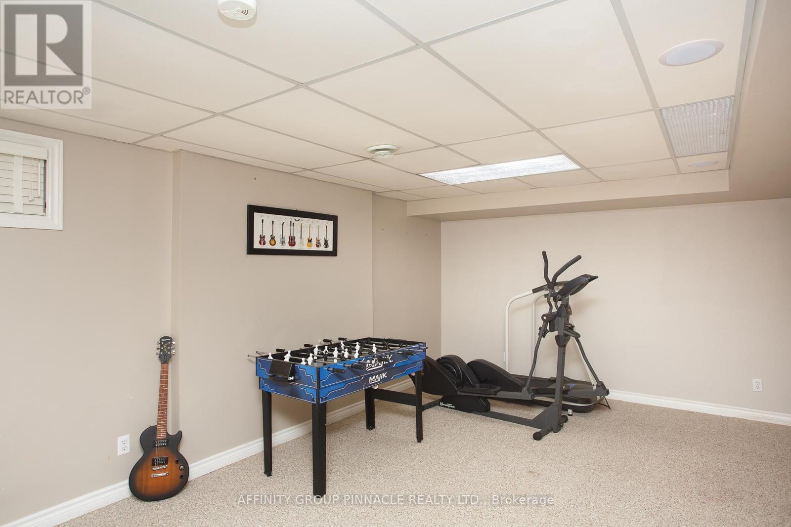 37 Parkway Avenue, Kawartha Lakes, Ontario K9V 5J7 - Photo 35 - X12523914