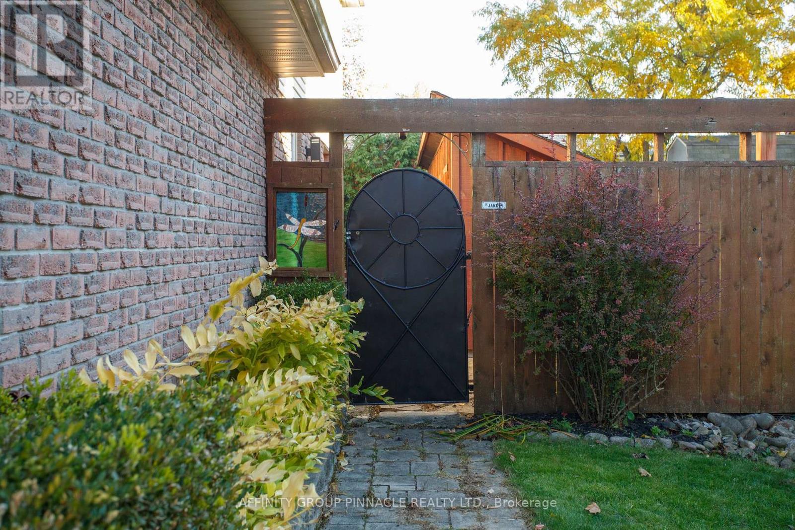 37 Parkway Avenue, Kawartha Lakes, Ontario K9V 5J7 - Photo 39 - X12523914