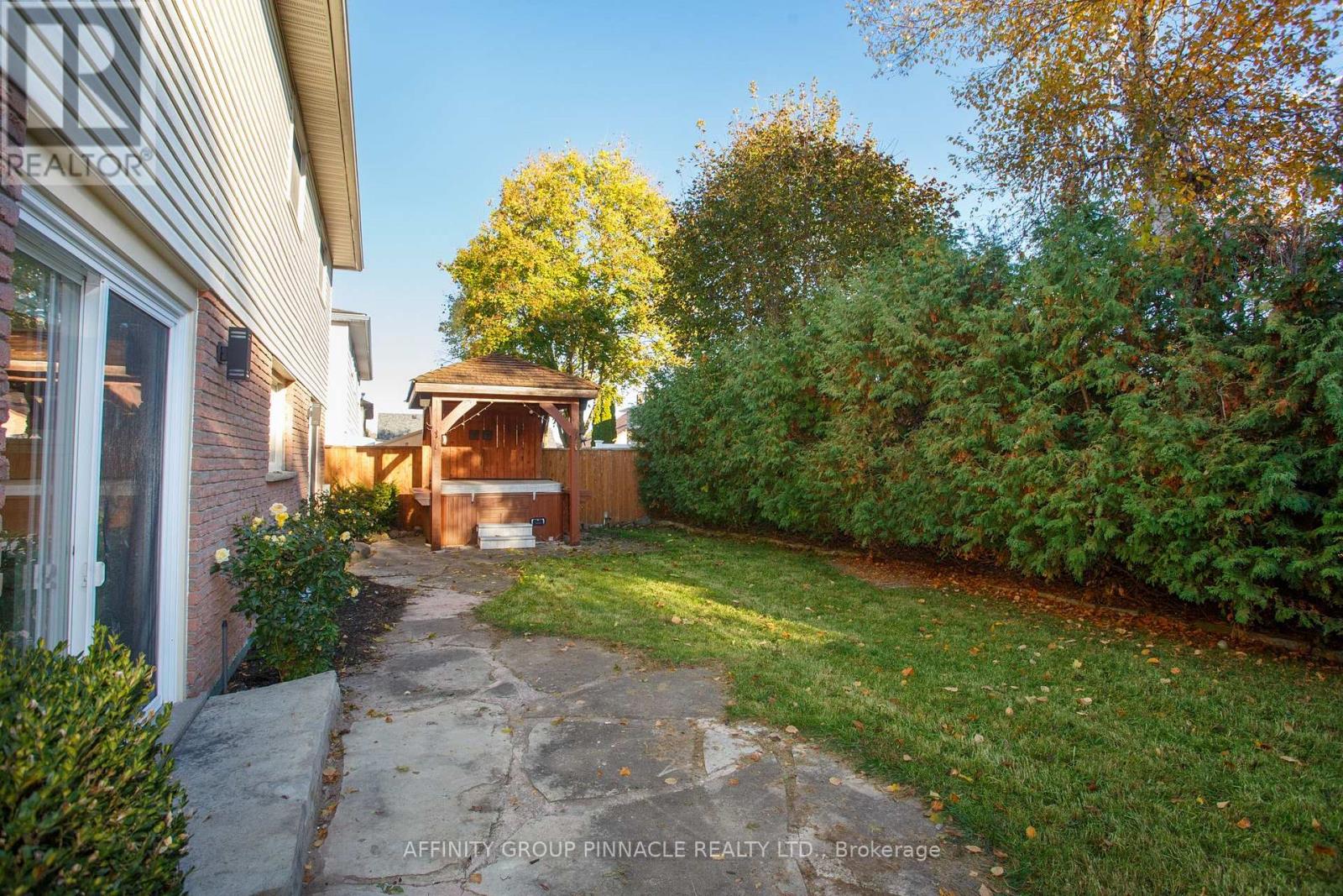 37 Parkway Avenue, Kawartha Lakes, Ontario K9V 5J7 - Photo 44 - X12523914