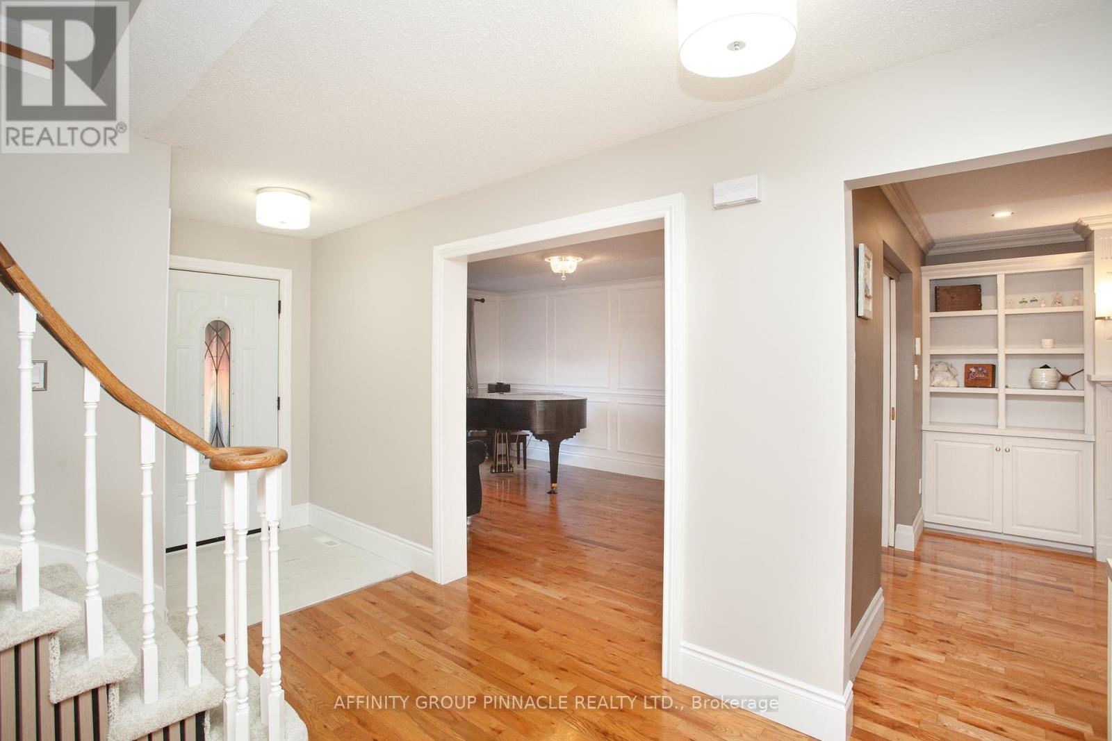 37 Parkway Avenue, Kawartha Lakes, Ontario K9V 5J7 - Photo 7 - X12523914