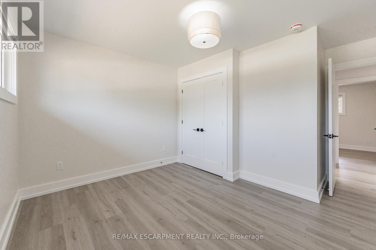 Upper - 664 Hiawatha Boulevard, Hamilton, Ontario  L9G 3A5 - Photo 21 - X12523610