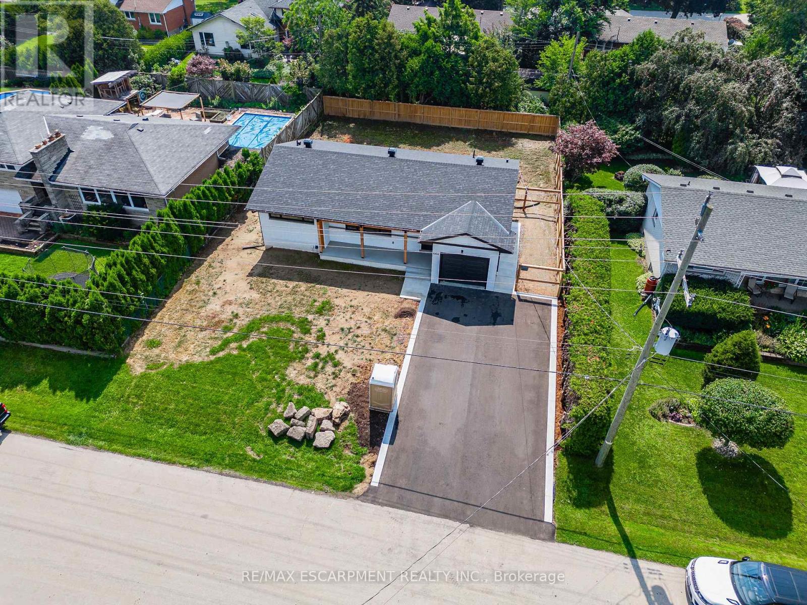 Upper - 664 Hiawatha Boulevard, Hamilton, Ontario  L9G 3A5 - Photo 30 - X12523610
