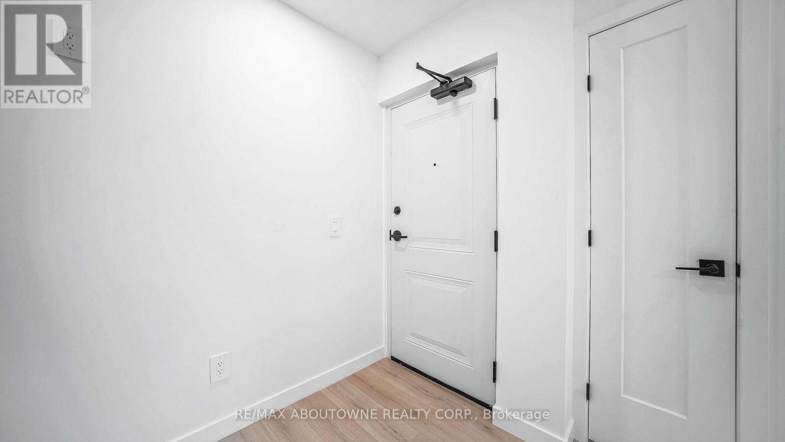 73 - 31 Mill Street, Kitchener, Ontario  N2G 2Y2 - Photo 4 - X12523622