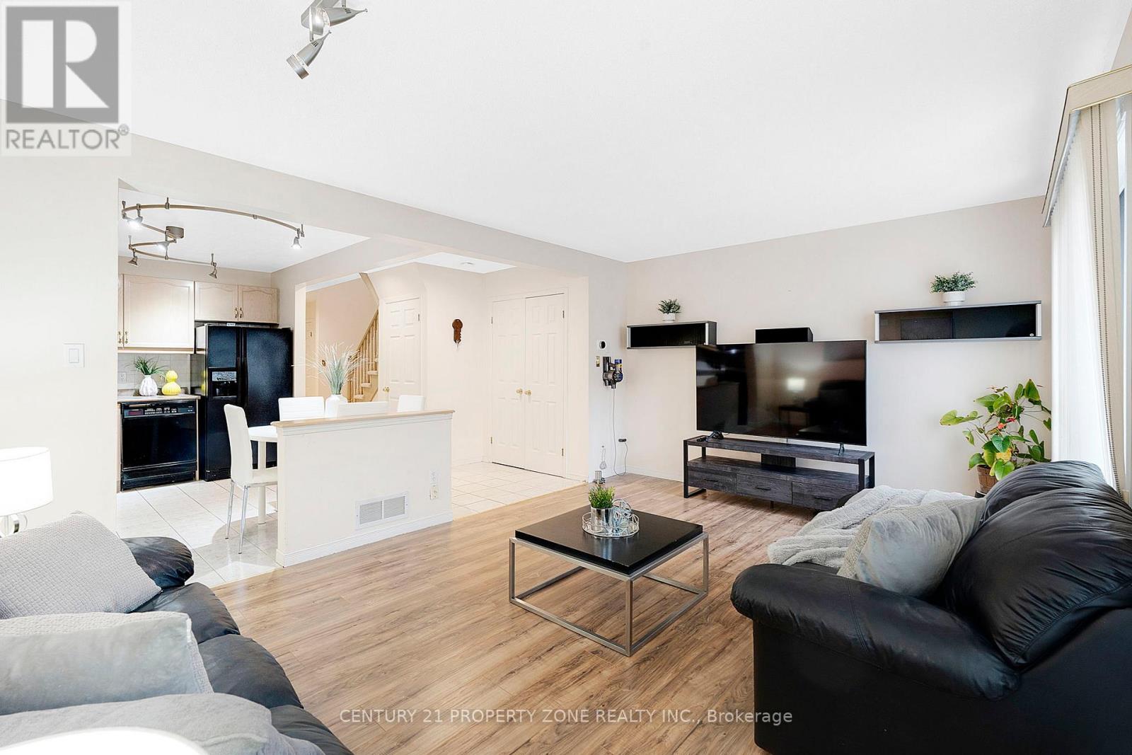 2 - 1809 Upper Wentworth Street, Hamilton, Ontario L9B 2R9 - Photo 10 - X12523708