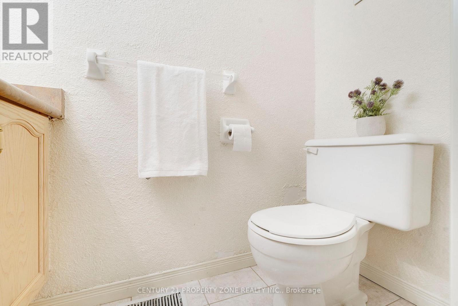 2 - 1809 Upper Wentworth Street, Hamilton, Ontario L9B 2R9 - Photo 13 - X12523708