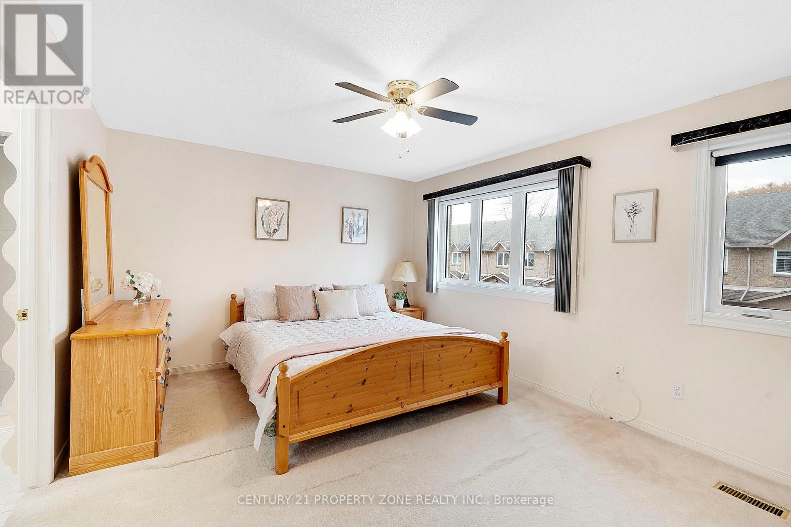 2 - 1809 Upper Wentworth Street, Hamilton, Ontario L9B 2R9 - Photo 16 - X12523708