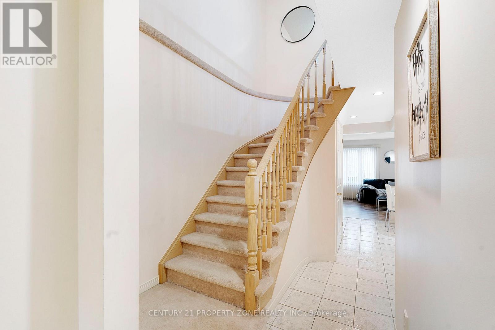 2 - 1809 Upper Wentworth Street, Hamilton, Ontario L9B 2R9 - Photo 6 - X12523708