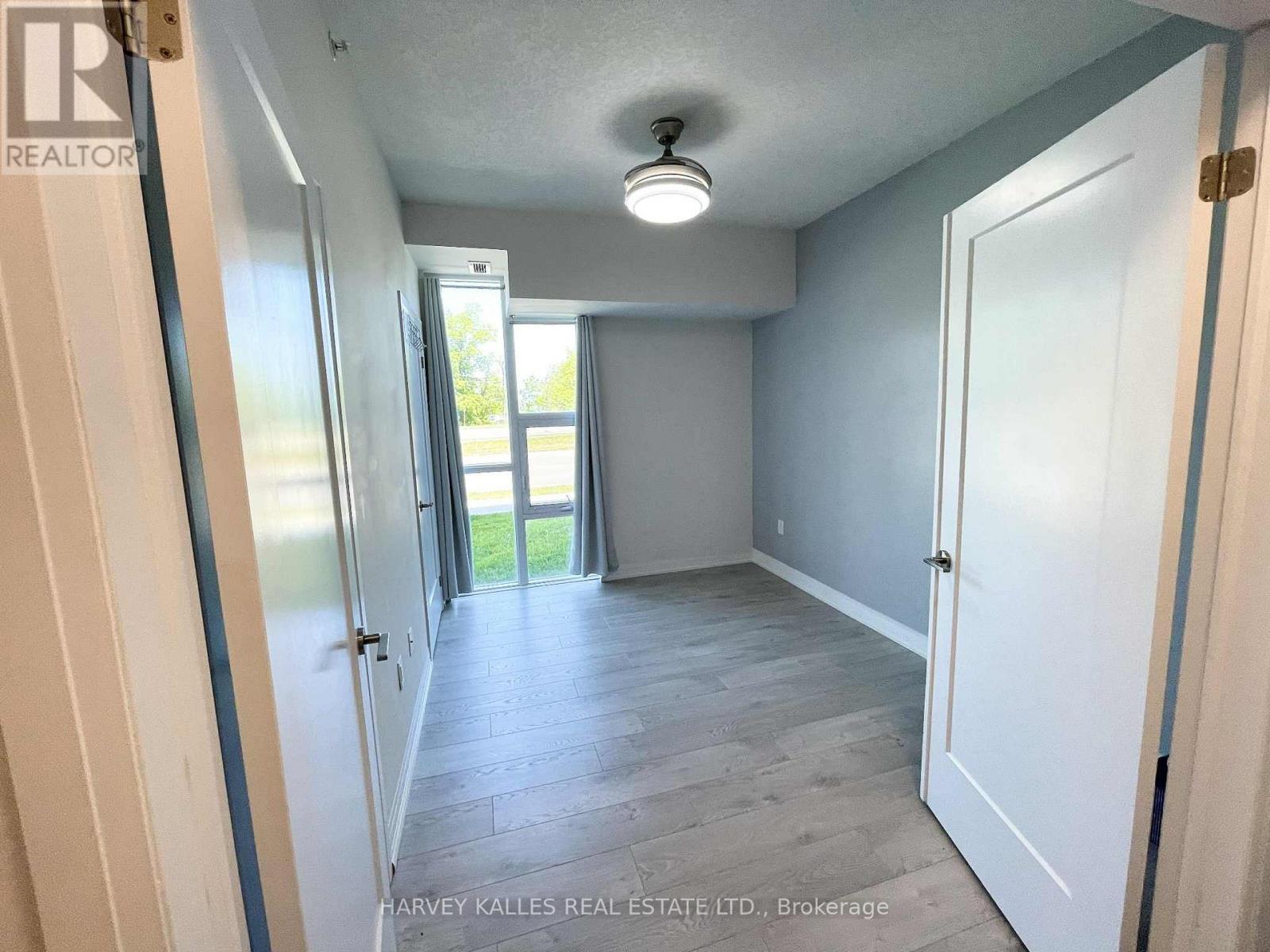 109 - 10 Concord Place, Grimsby, Ontario  L3M 0G6 - Photo 10 - X12523750