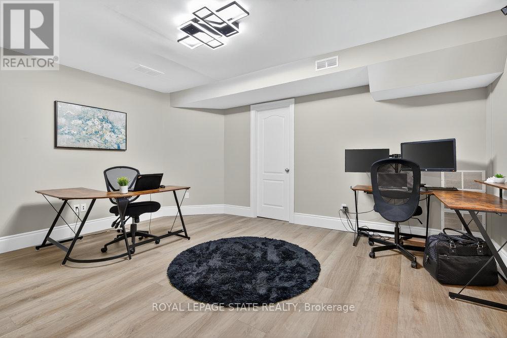 74 Green Mountain Road E, Hamilton, Ontario  L8G 4N4 - Photo 20 - X12523812