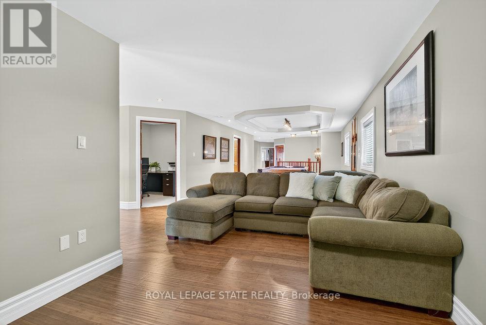 74 Green Mountain Road E, Hamilton, Ontario  L8G 4N4 - Photo 30 - X12523812