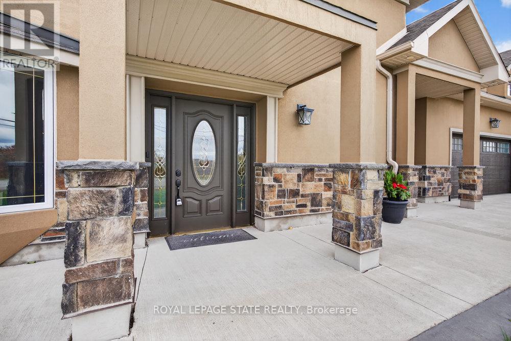 74 Green Mountain Road E, Hamilton, Ontario  L8G 4N4 - Photo 8 - X12523812