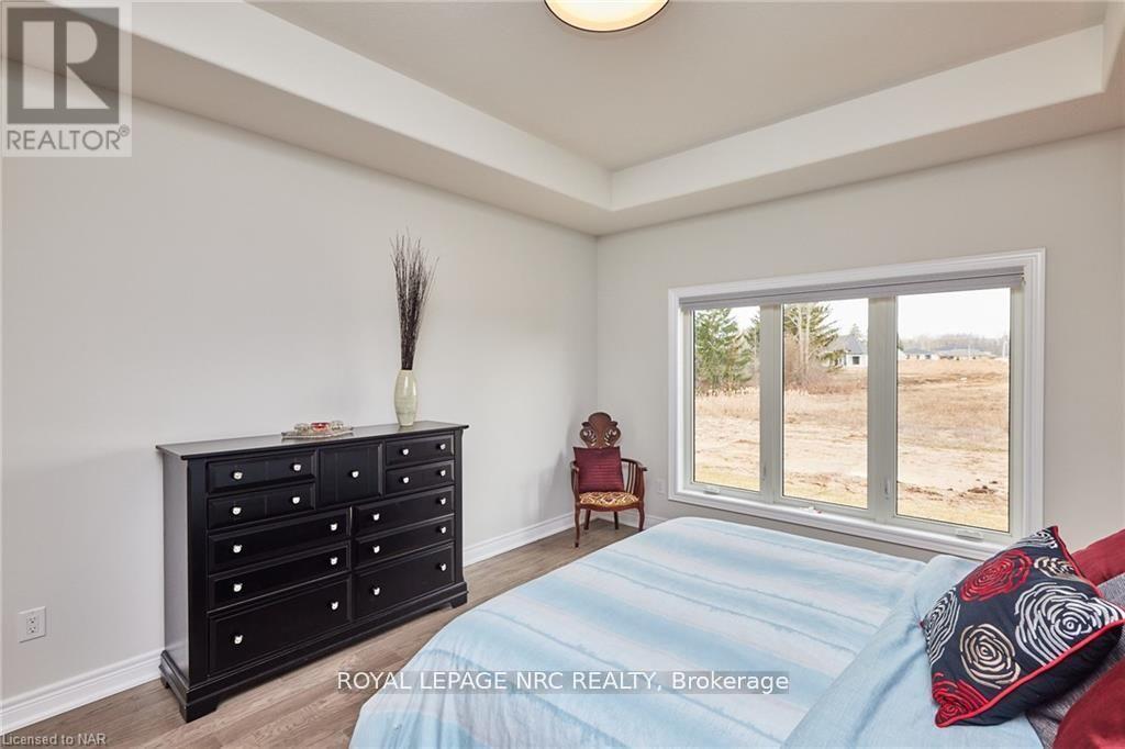 9 Sassafras Row, Fort Erie, Ontario  L0S 1N0 - Photo 16 - X12523902