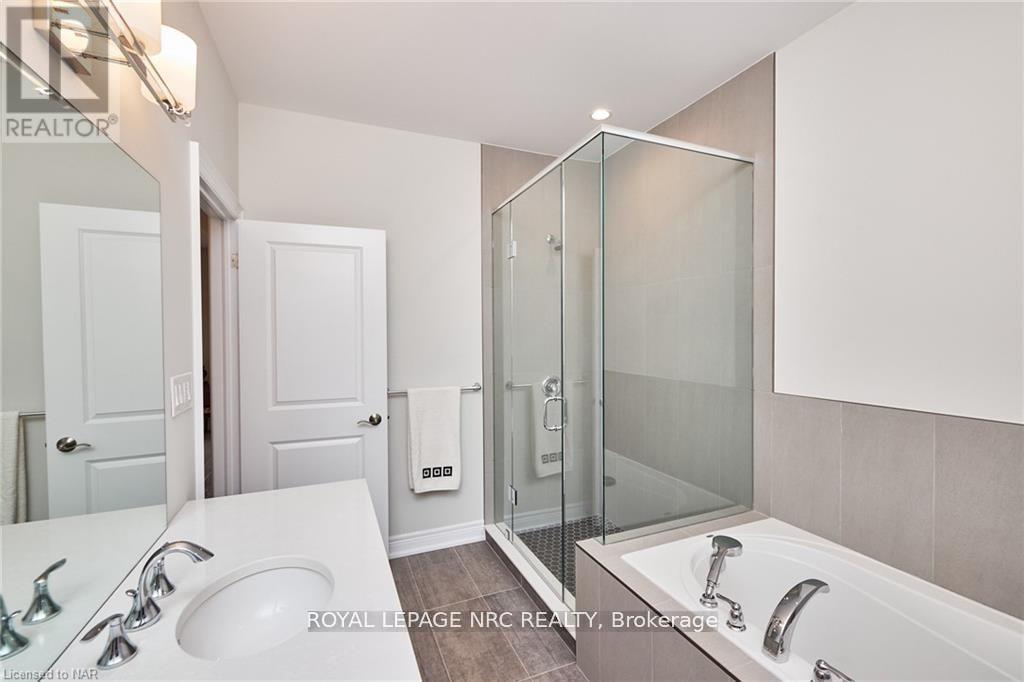 9 Sassafras Row, Fort Erie, Ontario  L0S 1N0 - Photo 17 - X12523902