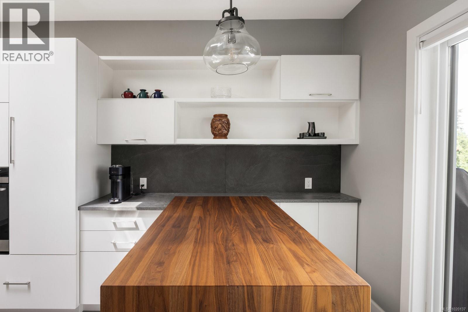 14 942 Boulderwood Rise, Saanich, British Columbia  V8Y 3H5 - Photo 9 - 1020137