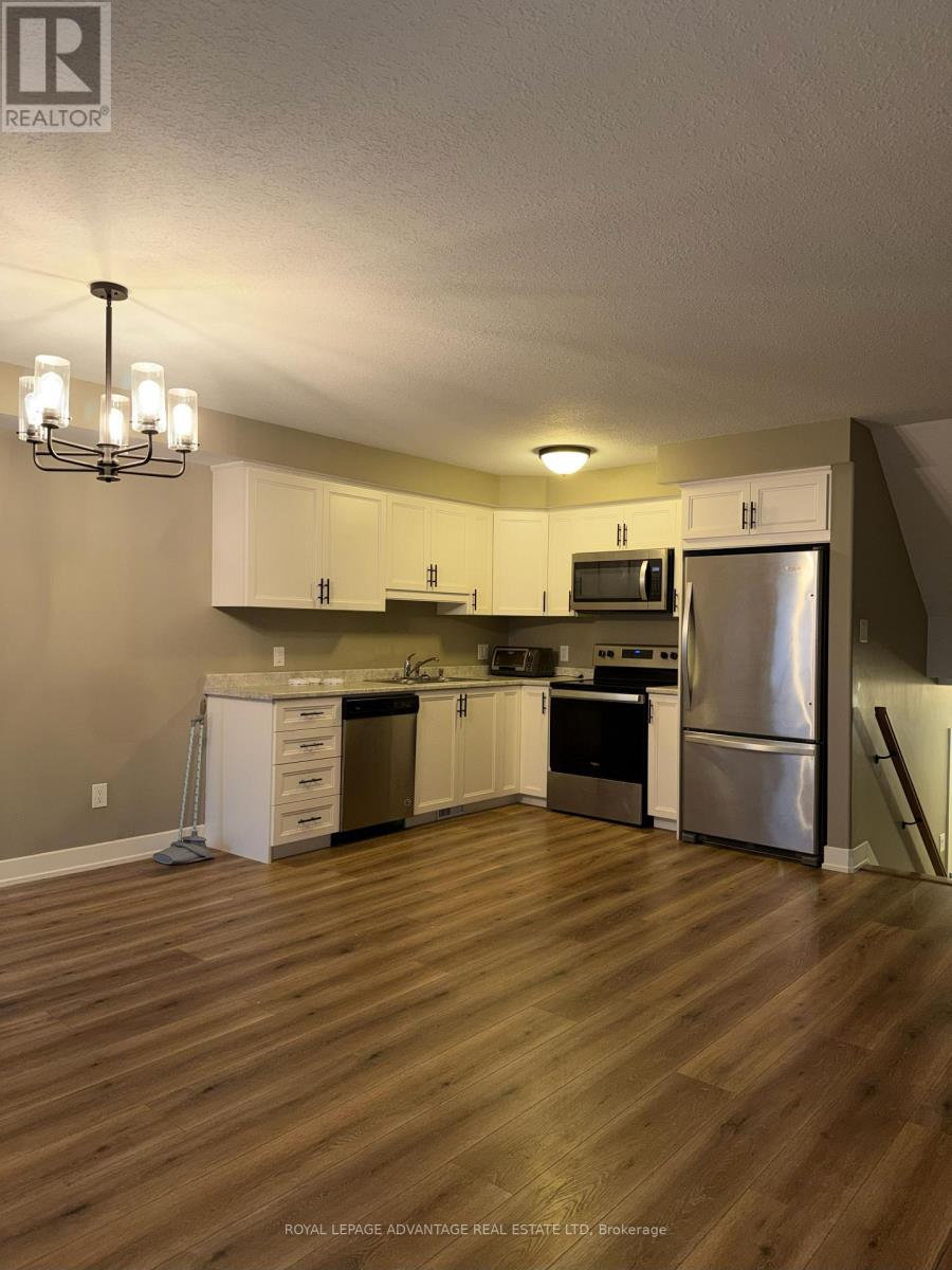 5 Staples Boulevard, Smiths Falls, Ontario  K7A 0A2 - Photo 2 - X12523920