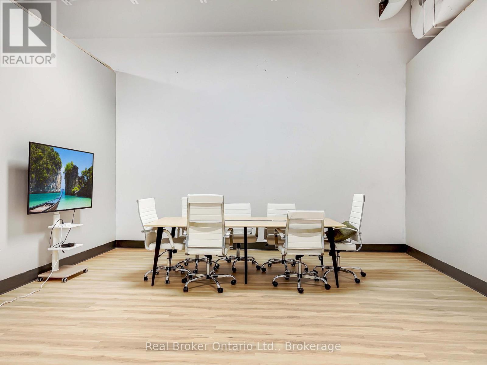 205b - 195 Hanlon Creek Boulevard, Guelph, Ontario N1C 0A1 - Photo 10 - X12523842