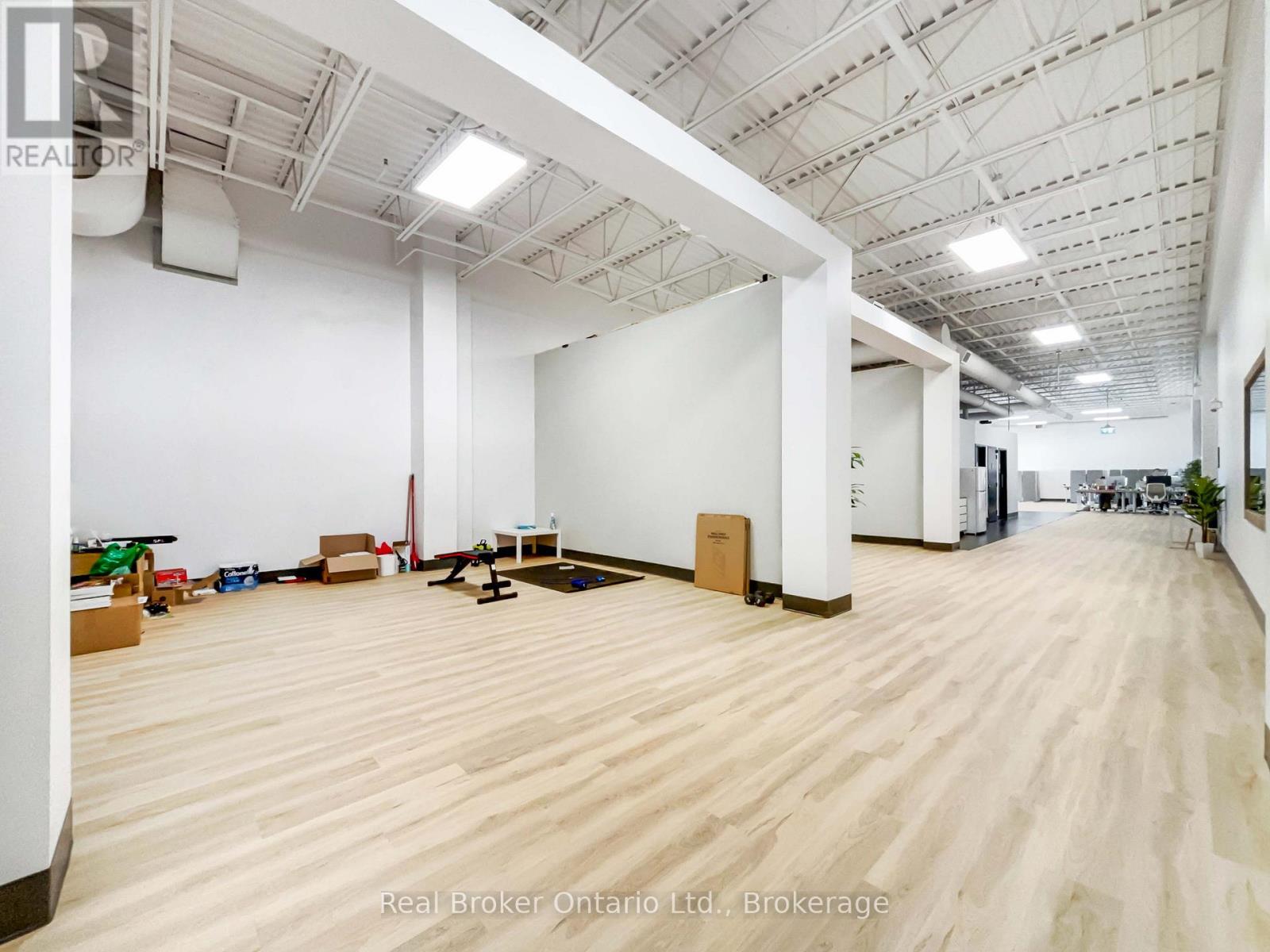 205b - 195 Hanlon Creek Boulevard, Guelph, Ontario N1C 0A1 - Photo 12 - X12523842