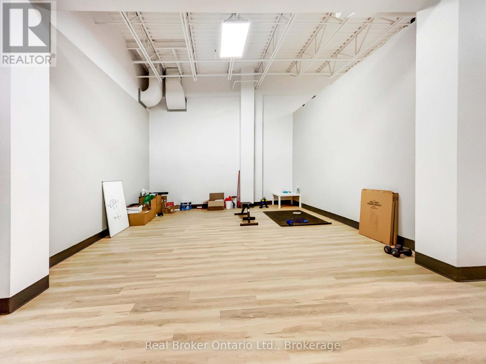 205b - 195 Hanlon Creek Boulevard, Guelph, Ontario N1C 0A1 - Photo 13 - X12523842