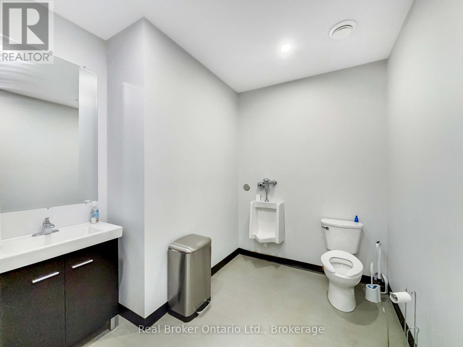 205b - 195 Hanlon Creek Boulevard, Guelph, Ontario N1C 0A1 - Photo 18 - X12523842