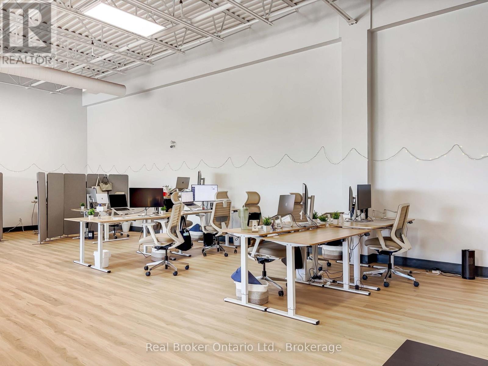 205b - 195 Hanlon Creek Boulevard, Guelph, Ontario N1C 0A1 - Photo 20 - X12523842