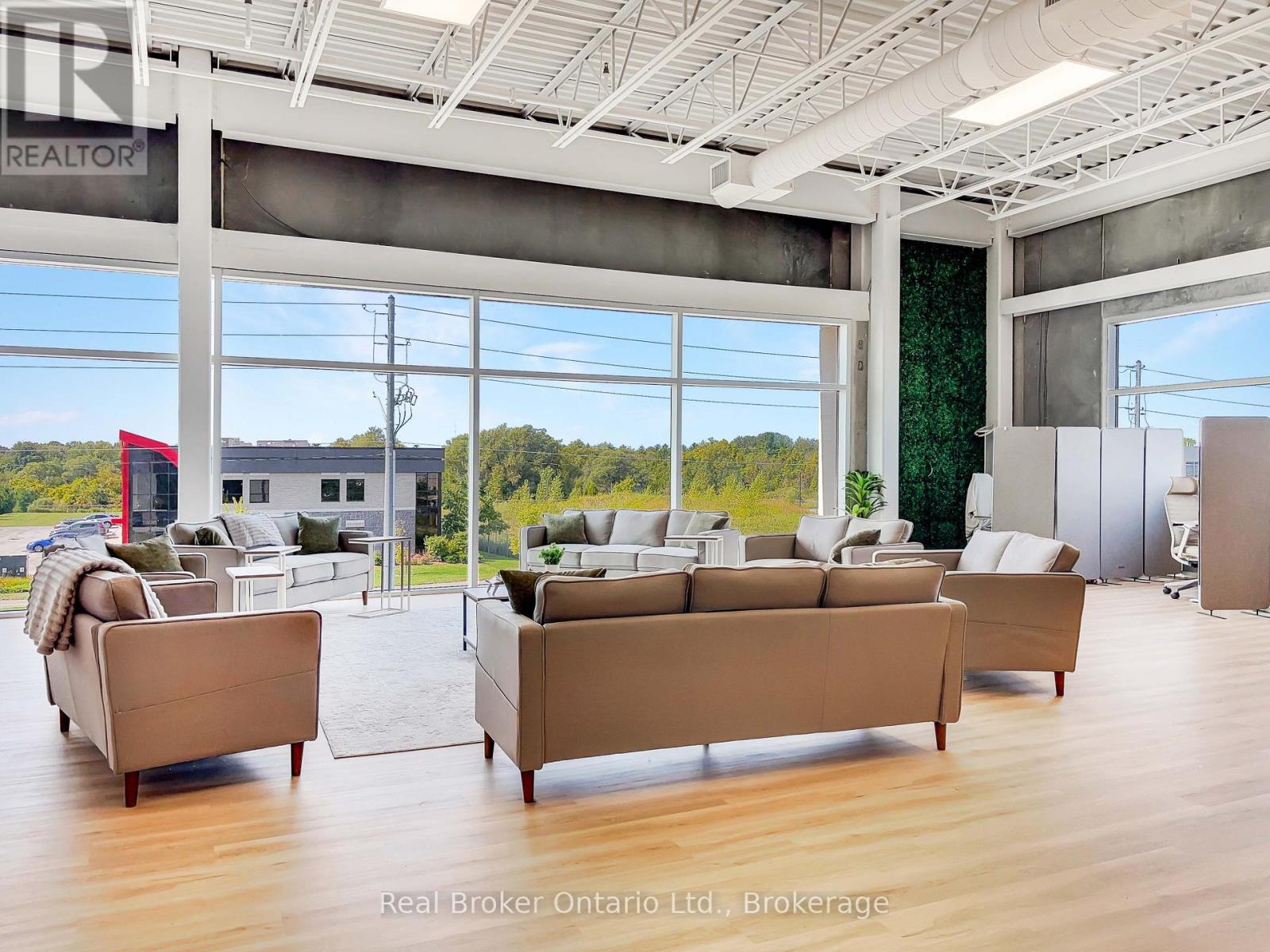 205b - 195 Hanlon Creek Boulevard, Guelph, Ontario N1C 0A1 - Photo 4 - X12523842