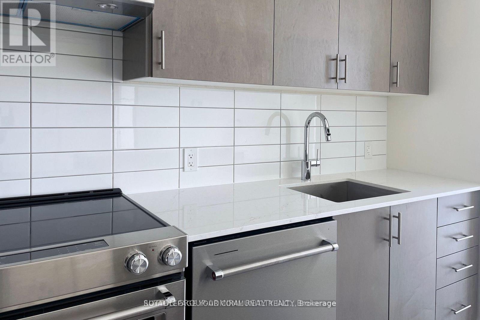 1916 - 9000 Jane Street, Vaughan, Ontario  L4K 2M9 - Photo 13 - N12522172