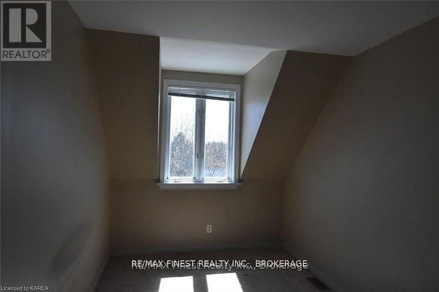 1146 Fourth Lake Road S, Frontenac, Ontario  K0H 2K0 - Photo 13 - X12495796