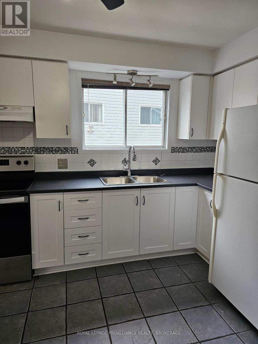 915 Warburton Crescent, Kingston, Ontario  K7M 8L3 - Photo 19 - X12497610