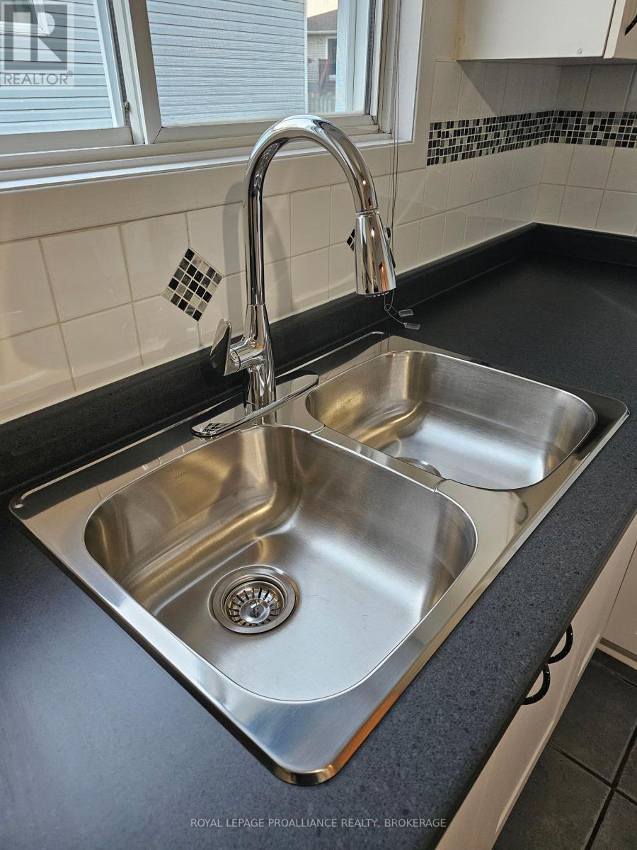 915 Warburton Crescent, Kingston, Ontario  K7M 8L3 - Photo 21 - X12497610