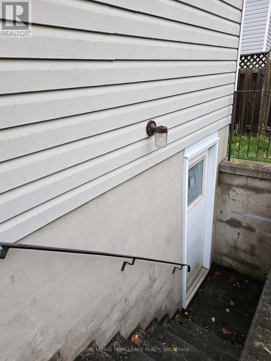 915 Warburton Crescent, Kingston, Ontario  K7M 8L3 - Photo 30 - X12497610