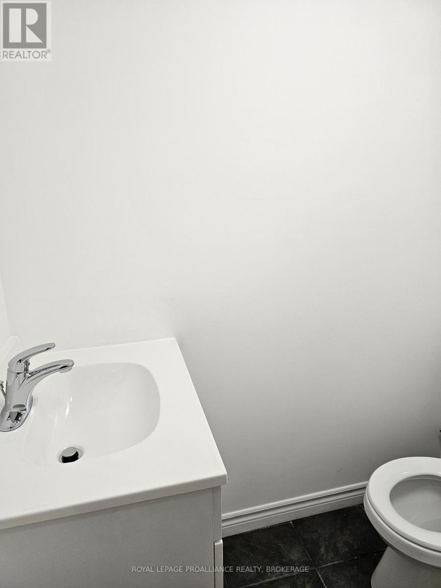 915 Warburton Crescent, Kingston, Ontario  K7M 8L3 - Photo 26 - X12497610