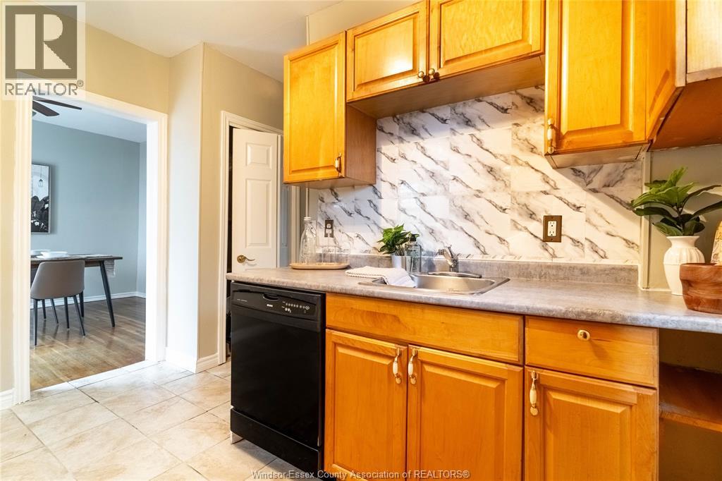 1161 Elm, Windsor, Ontario N9A 3J1 - Photo 8 - 25028375