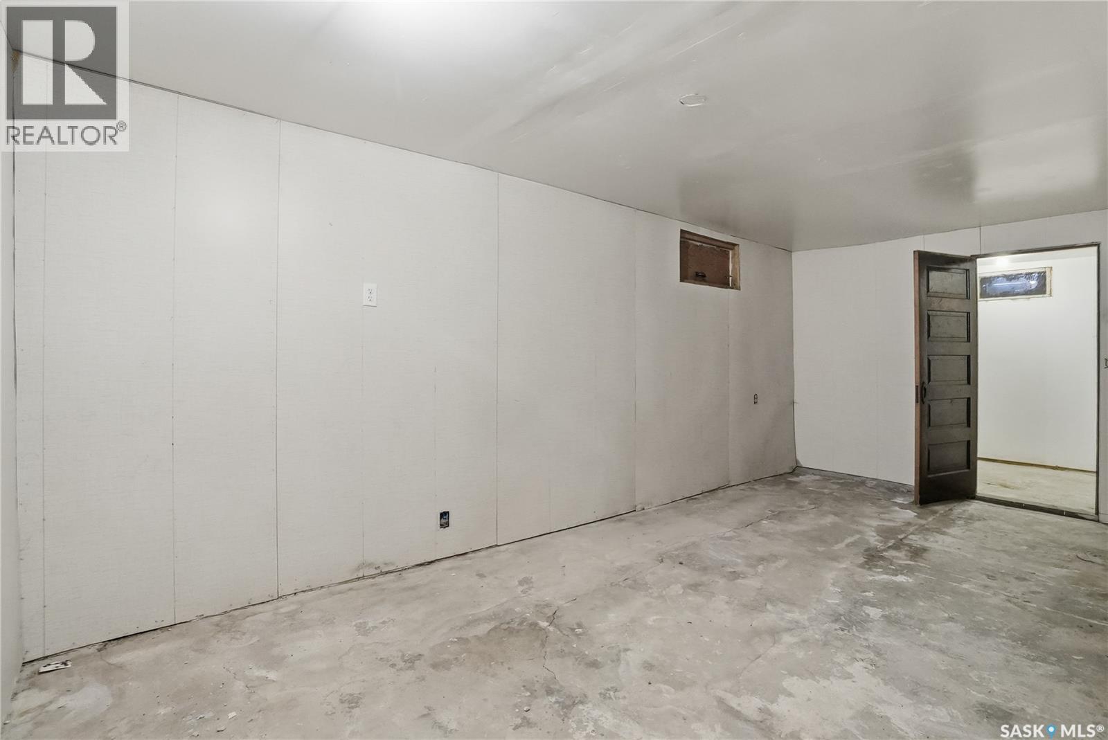 320 D Avenue S, Saskatoon, Saskatchewan  S7M 1R1 - Photo 32 - SK023687